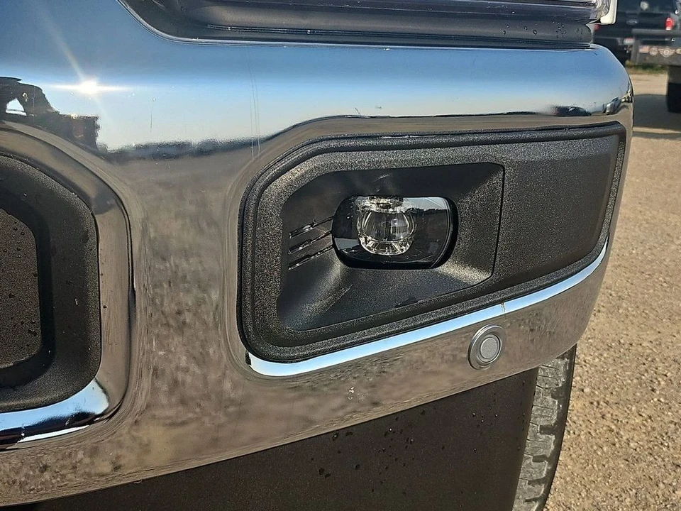 2025 Ford Super Duty 5th Gen - Image 19 of 21