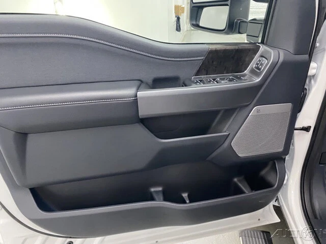 2025 Ford Super Duty 5th Gen - Image 9 of 12