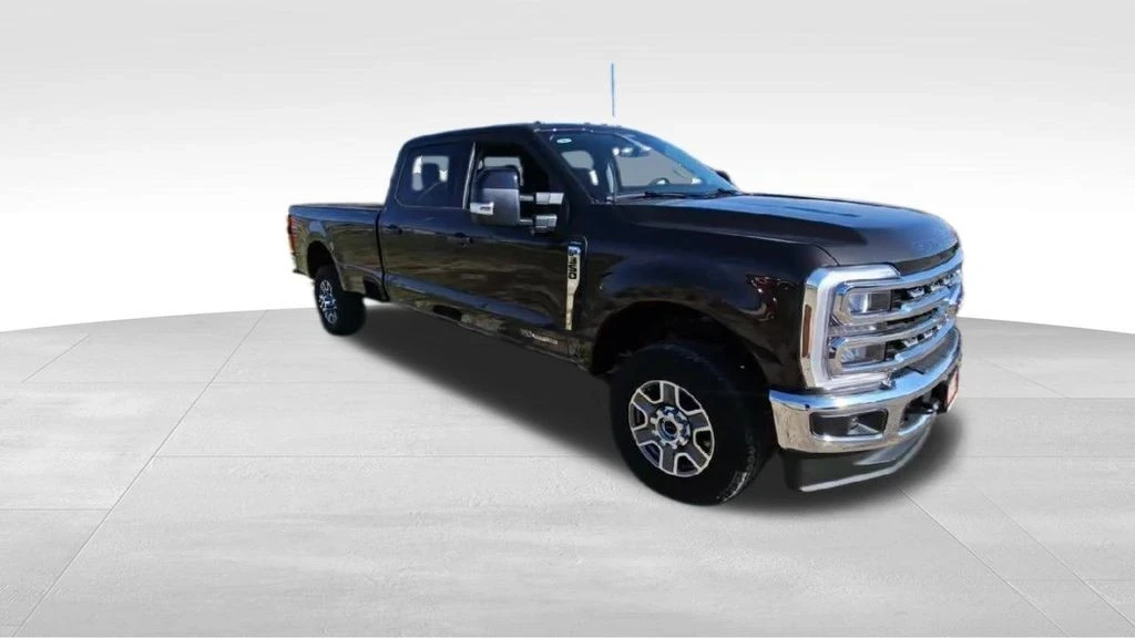 2025 Ford Super Duty 5th Gen - Image 2 of 21