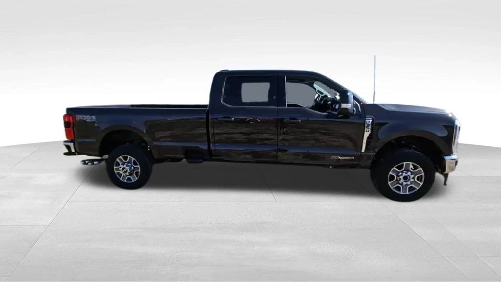 2025 Ford Super Duty 5th Gen - Image 9 of 21
