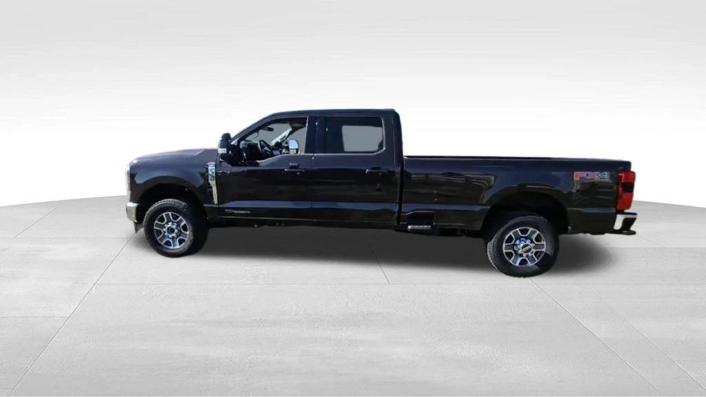 2025 Ford Super Duty 5th Gen - Image 5 of 21