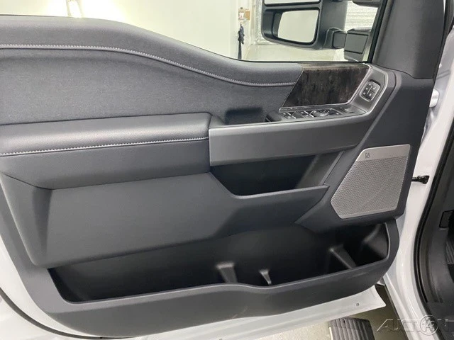 2025 Ford Super Duty 5th Gen - Image 8 of 12