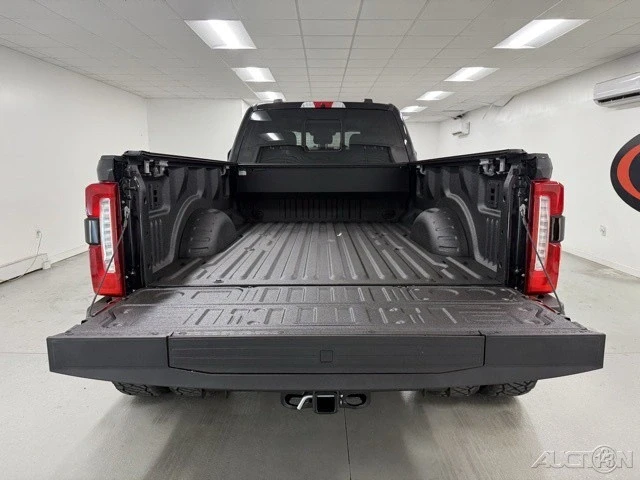 2025 Ford Super Duty 5th Gen - Image 7 of 12