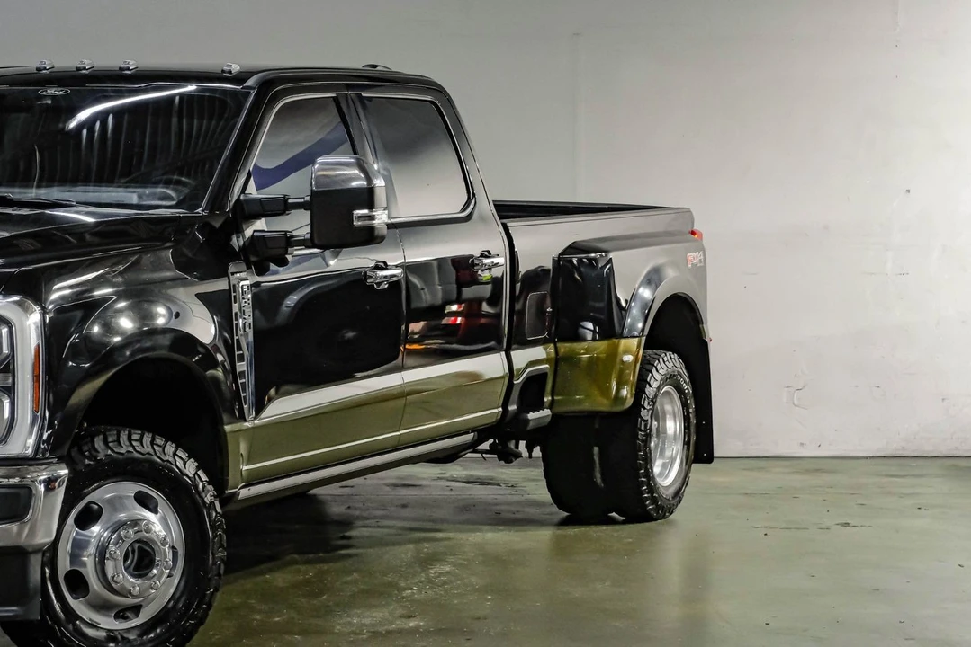 2025 Ford Super Duty 5th Gen - Image 10 of 31