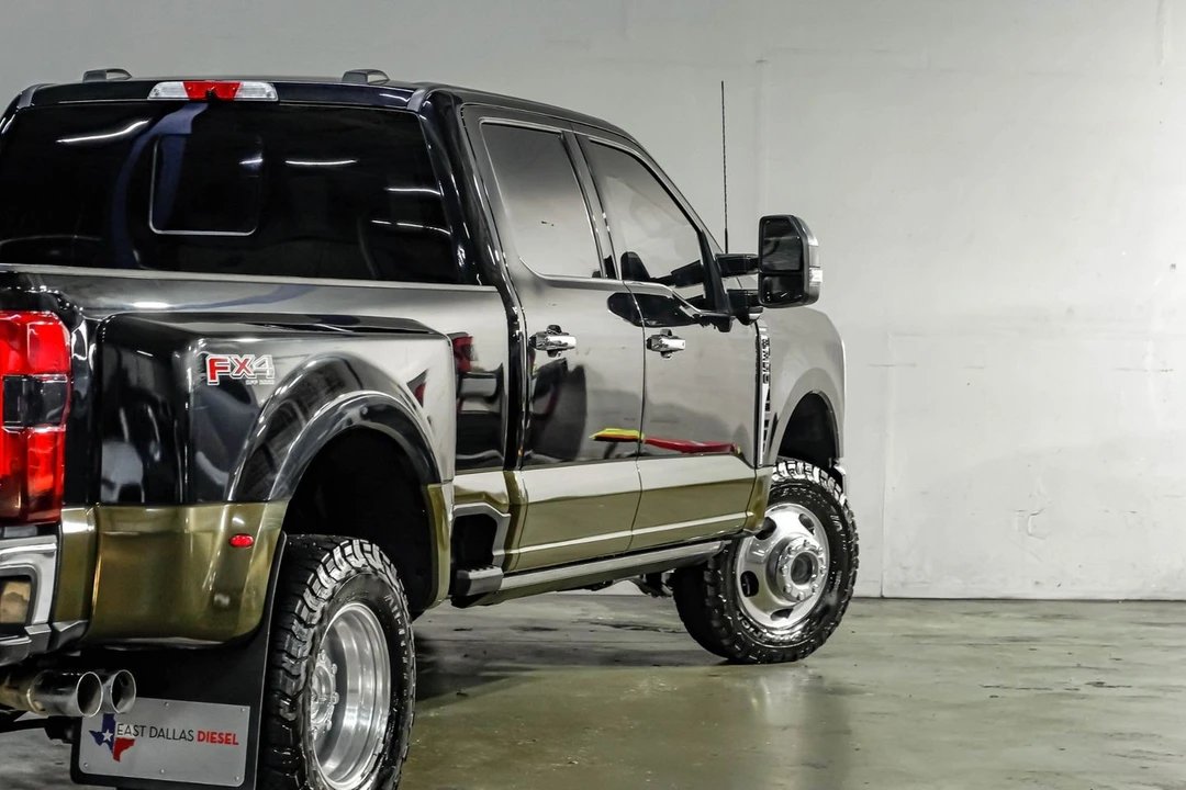 2025 Ford Super Duty 5th Gen - Image 14 of 31