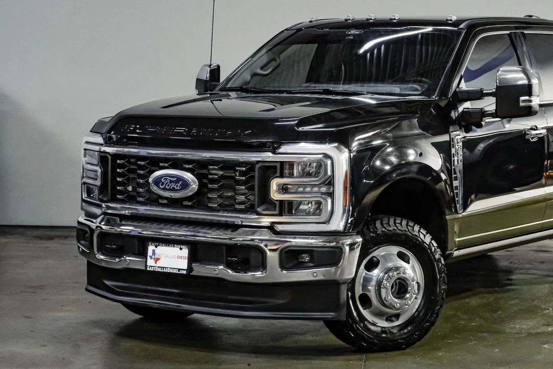 2025 Ford Super Duty 5th Gen - Image 9 of 31