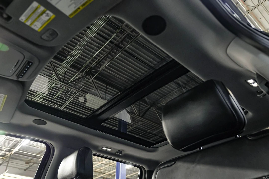 2025 Ford Super Duty 5th Gen - Image 5 of 31