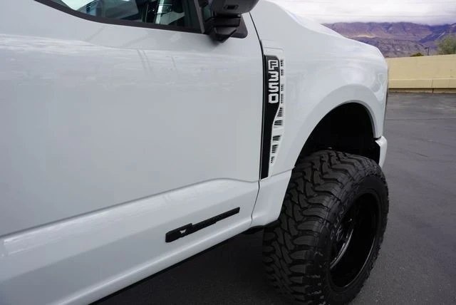 2025 Ford Super Duty 5th Gen - Image 16 of 21