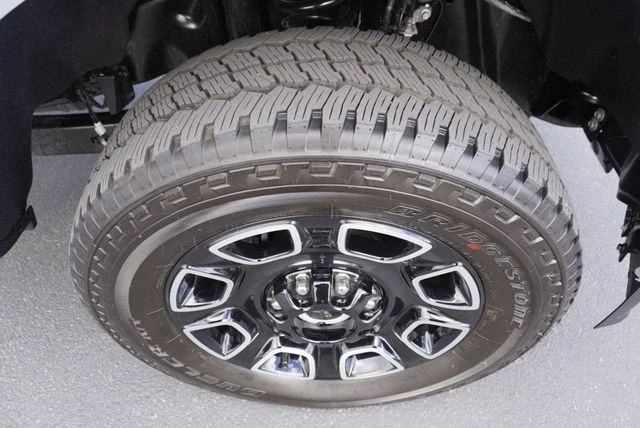 2025 Ford Super Duty 5th Gen - Image 18 of 21