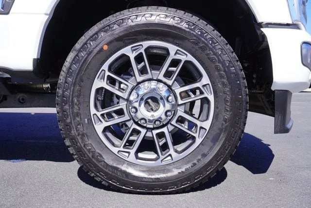 2025 Ford Super Duty 5th Gen - Image 18 of 21