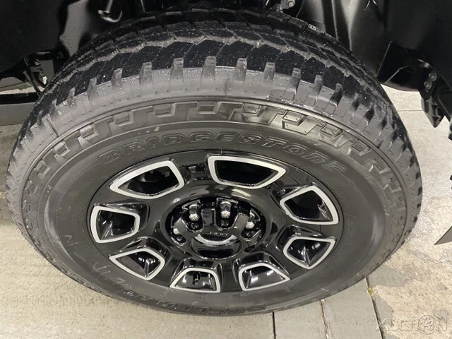2025 Ford Super Duty 5th Gen - Image 4 of 12
