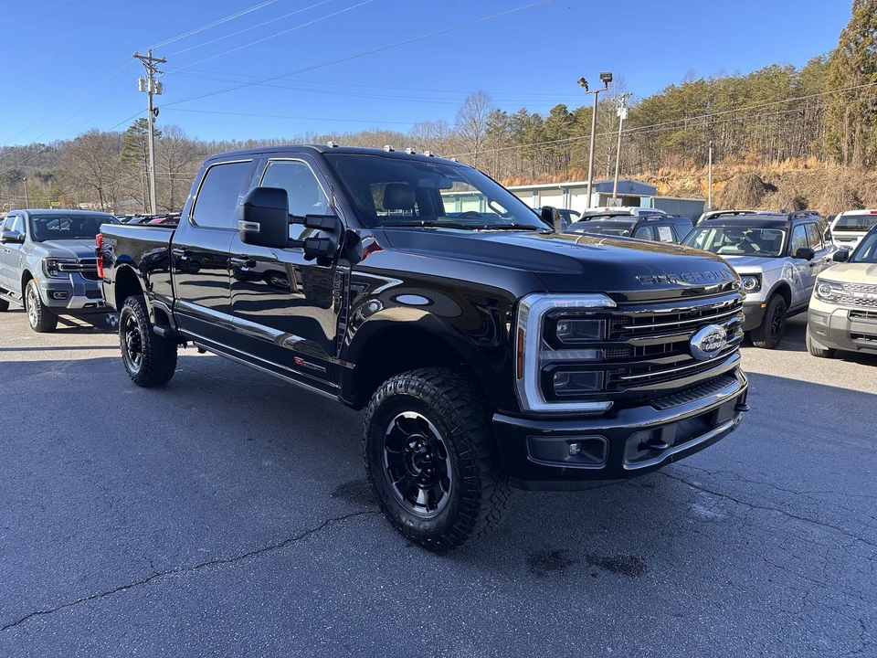 2025 Ford Super Duty 5th Gen - Image 3 of 12