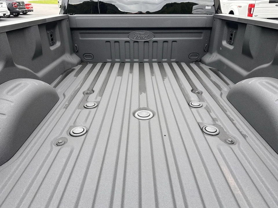 2025 Ford Super Duty 5th Gen - Image 9 of 12
