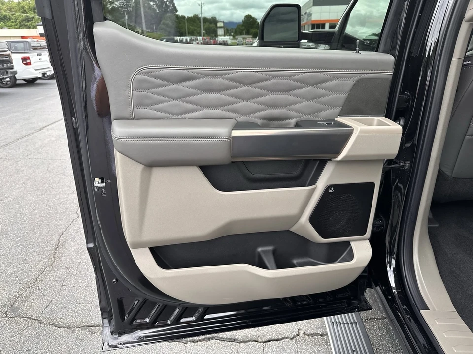 2025 Ford Super Duty 5th Gen - Image 13 of 21