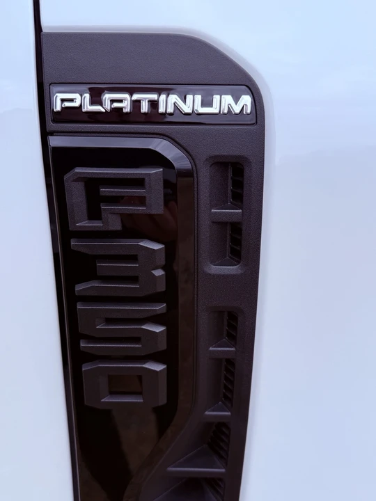 2025 Ford Super Duty 5th Gen - Image 18 of 19