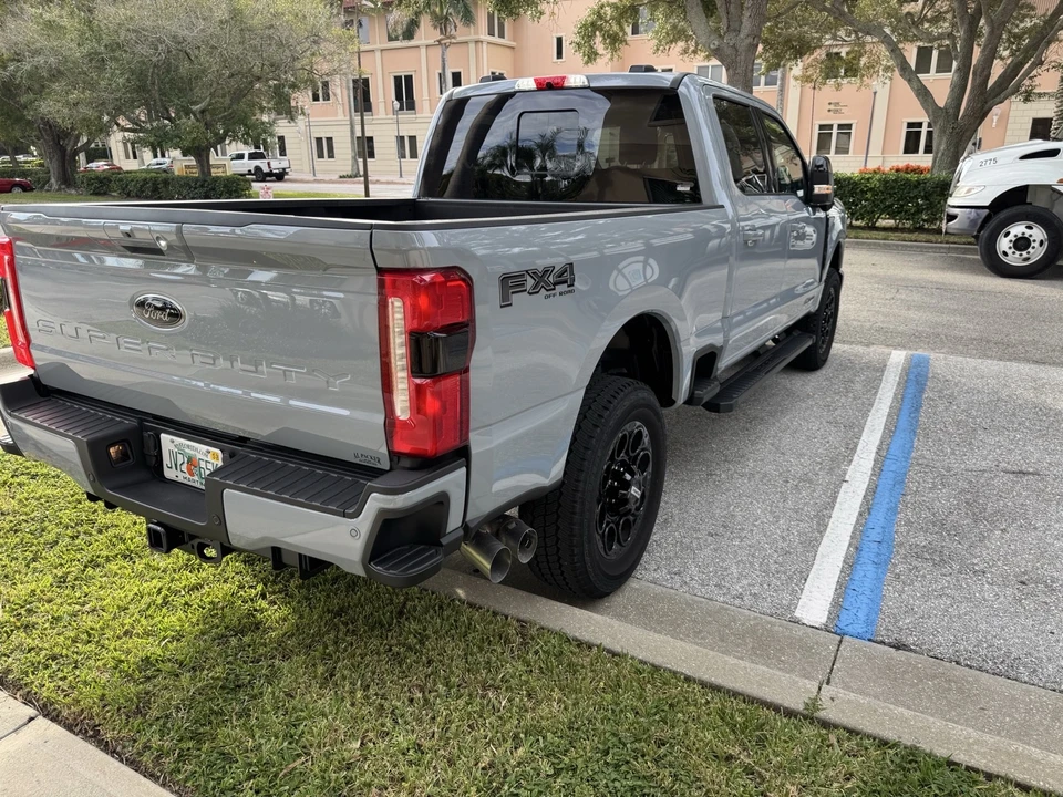 2025 Ford Super Duty 5th Gen - Image 6 of 10