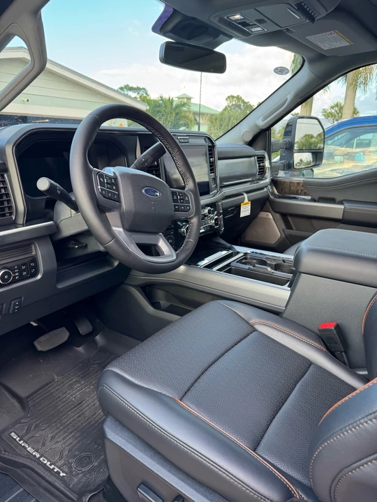2025 Ford Super Duty 5th Gen - Image 7 of 10