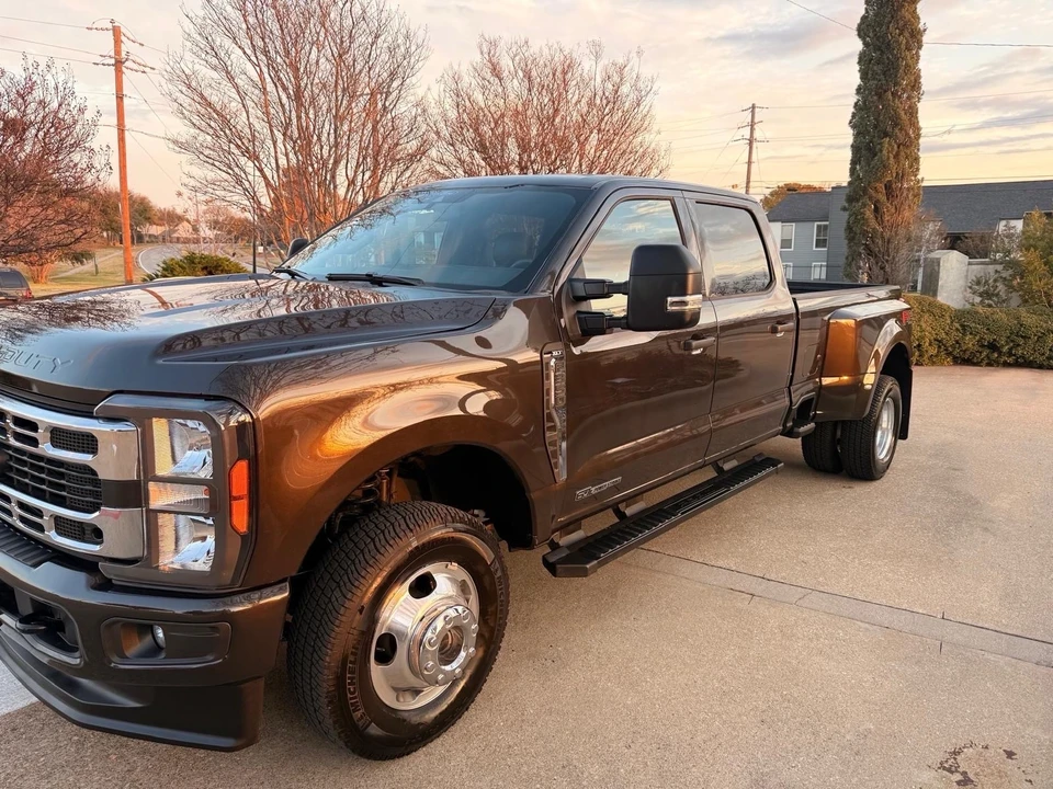 2025 Ford Super Duty 5th Gen - Image 2 of 20