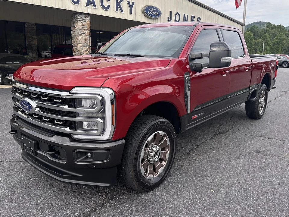 2025 Ford Super Duty 5th Gen - Image 2 of 31