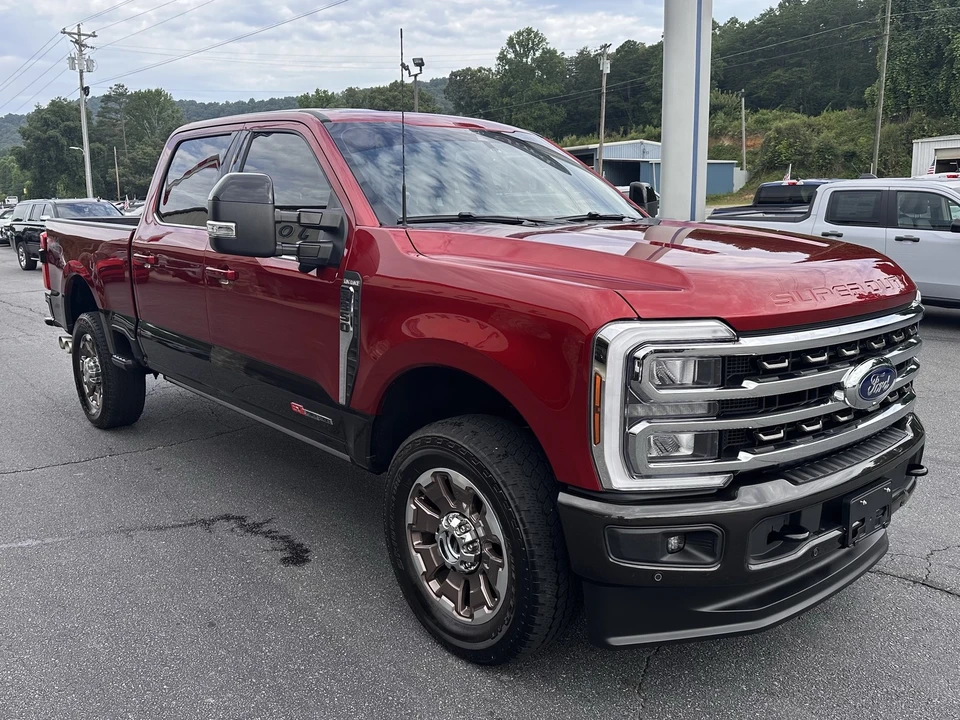 2025 Ford Super Duty 5th Gen - Image 4 of 31