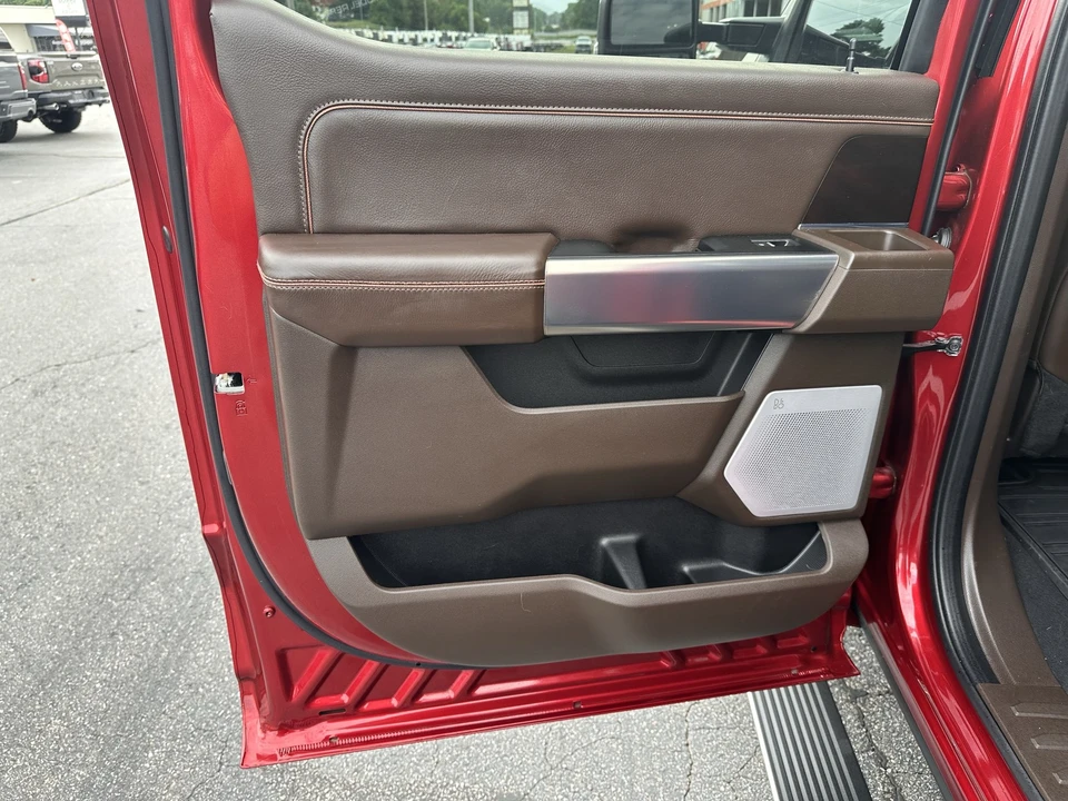 2025 Ford Super Duty 5th Gen - Image 13 of 31