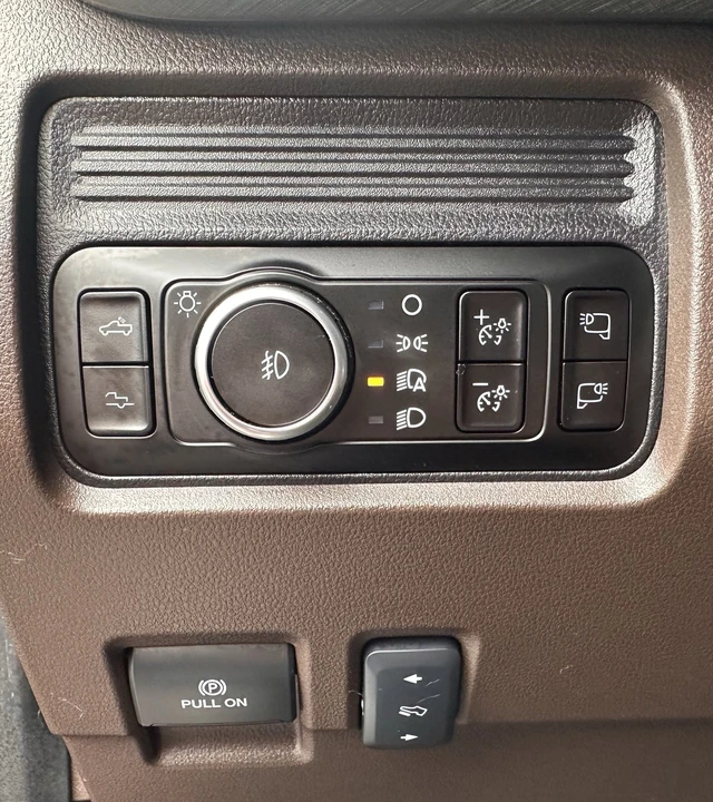 2025 Ford Super Duty 5th Gen - Image 21 of 31