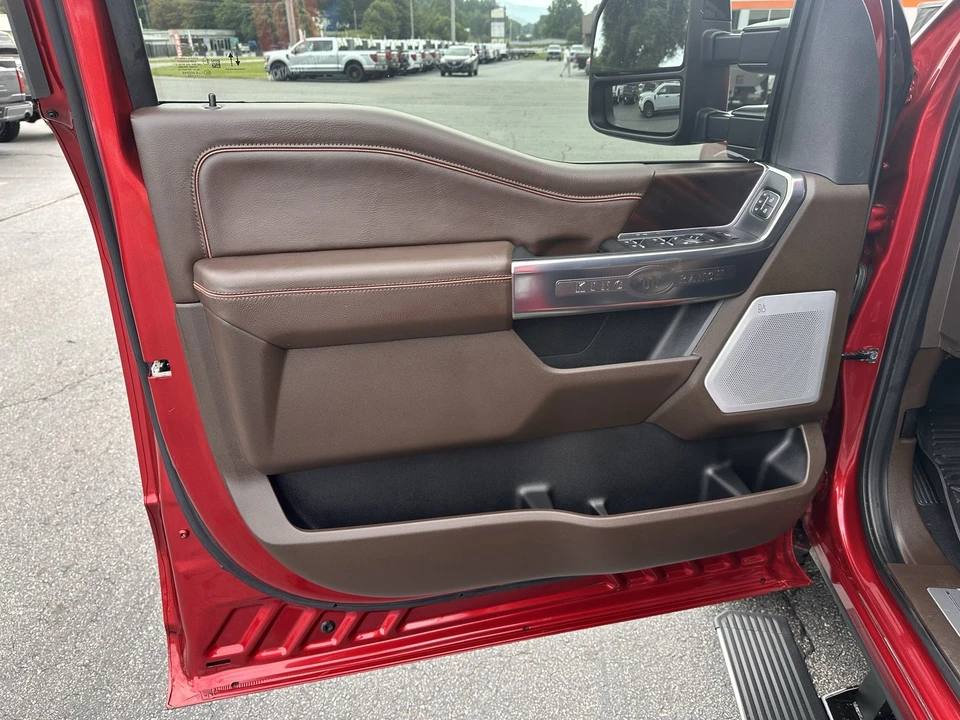 2025 Ford Super Duty 5th Gen - Image 10 of 31
