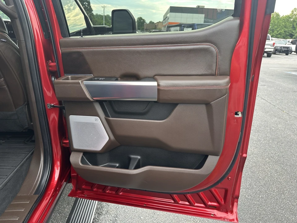 2025 Ford Super Duty 5th Gen - Image 18 of 31