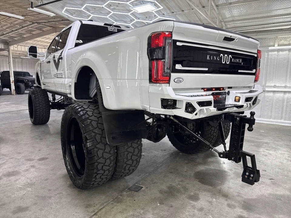 2025 Ford Super Duty 5th Gen - Image 5 of 31