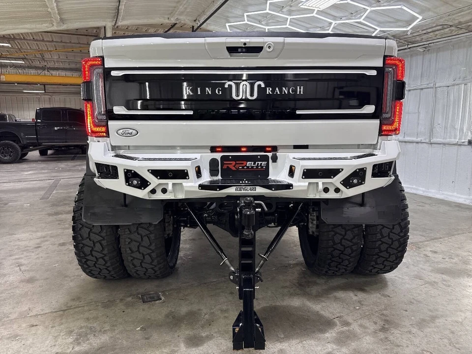 2025 Ford Super Duty 5th Gen - Image 6 of 31