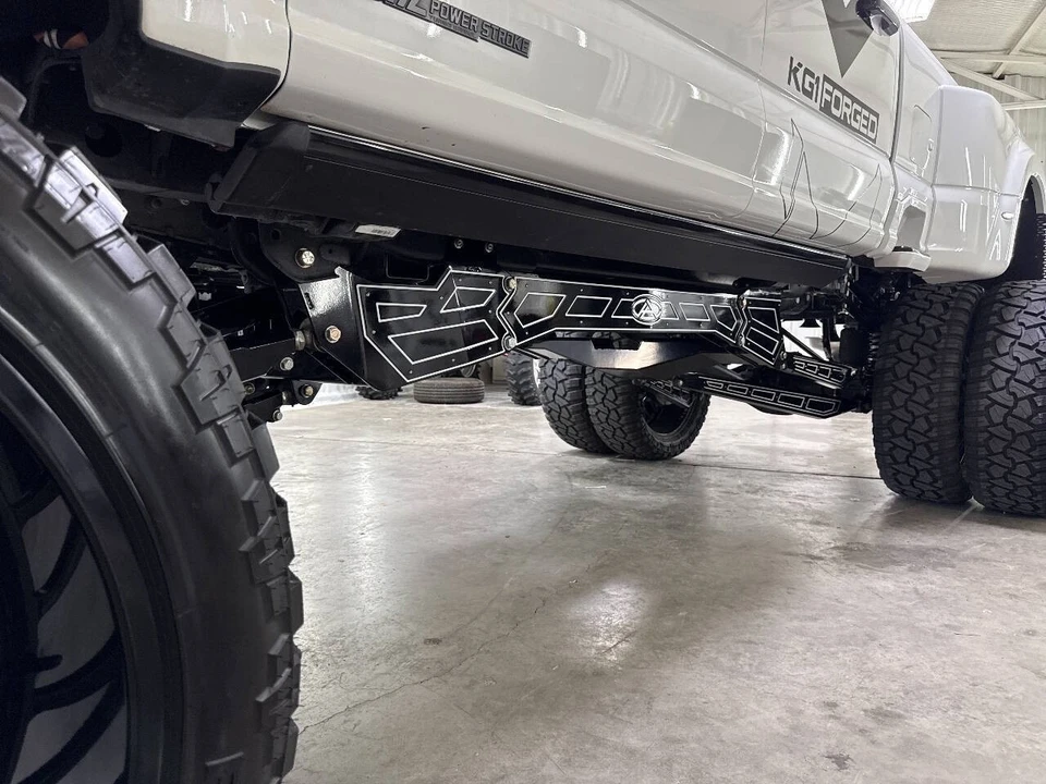 2025 Ford Super Duty 5th Gen - Image 19 of 31