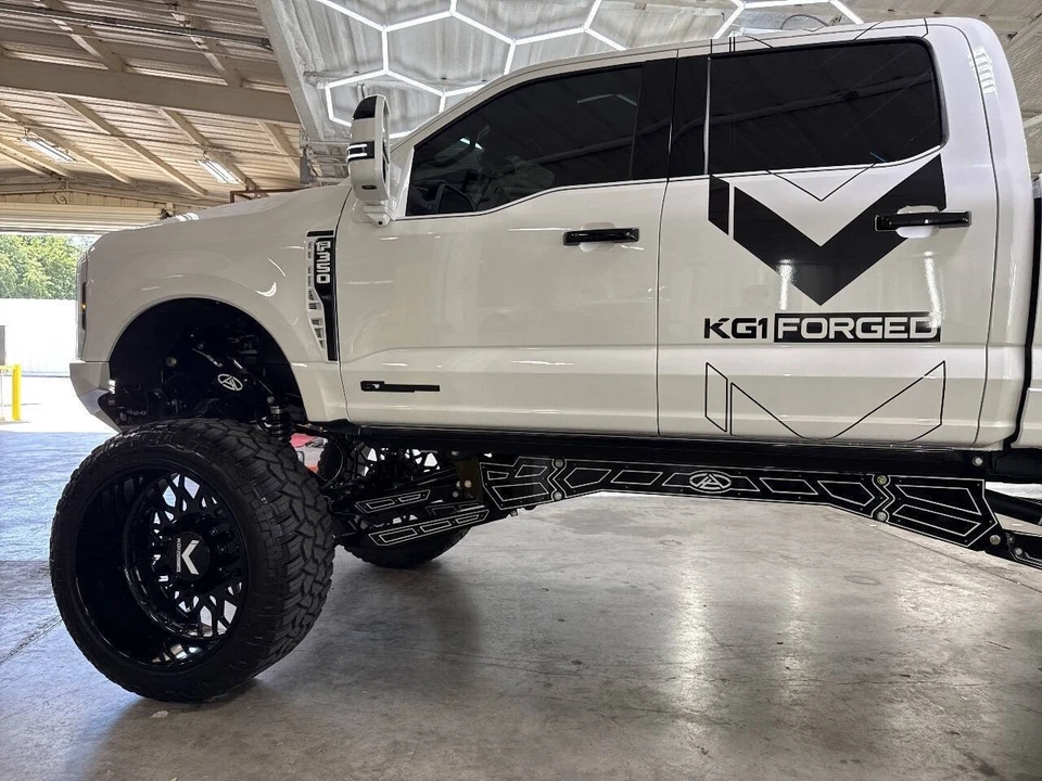2025 Ford Super Duty 5th Gen - Image 3 of 31