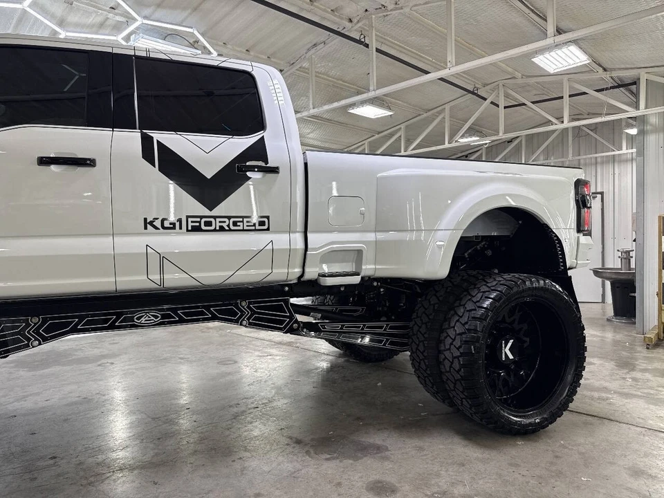 2025 Ford Super Duty 5th Gen - Image 4 of 31