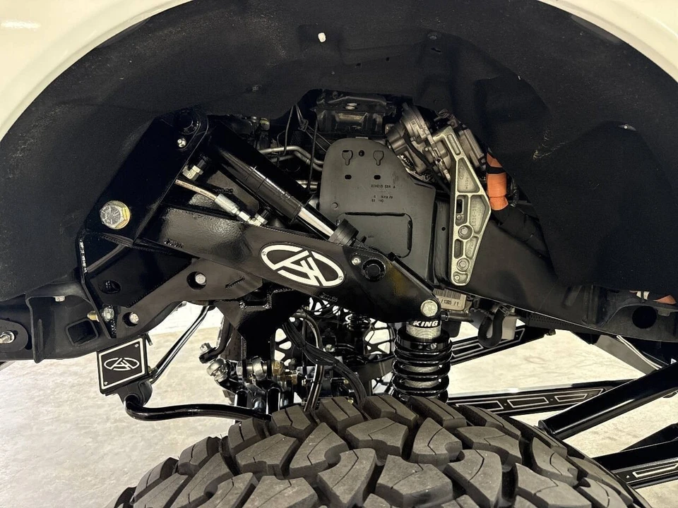 2025 Ford Super Duty 5th Gen - Image 16 of 31