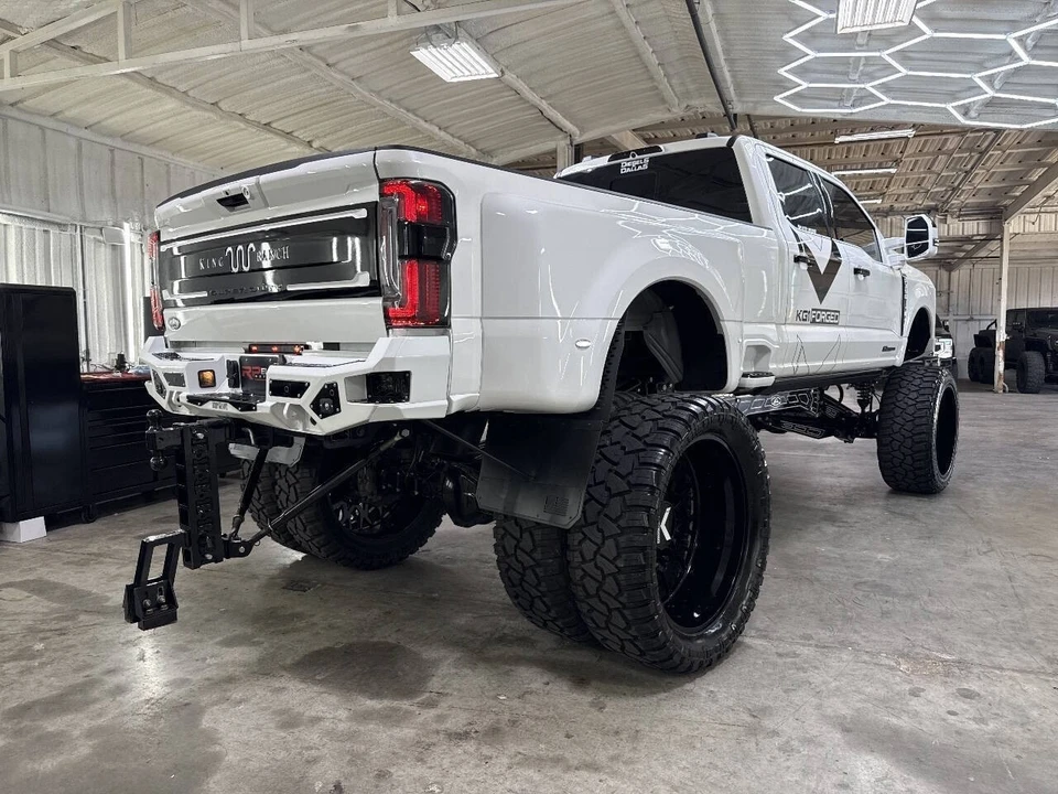 2025 Ford Super Duty 5th Gen - Image 7 of 31