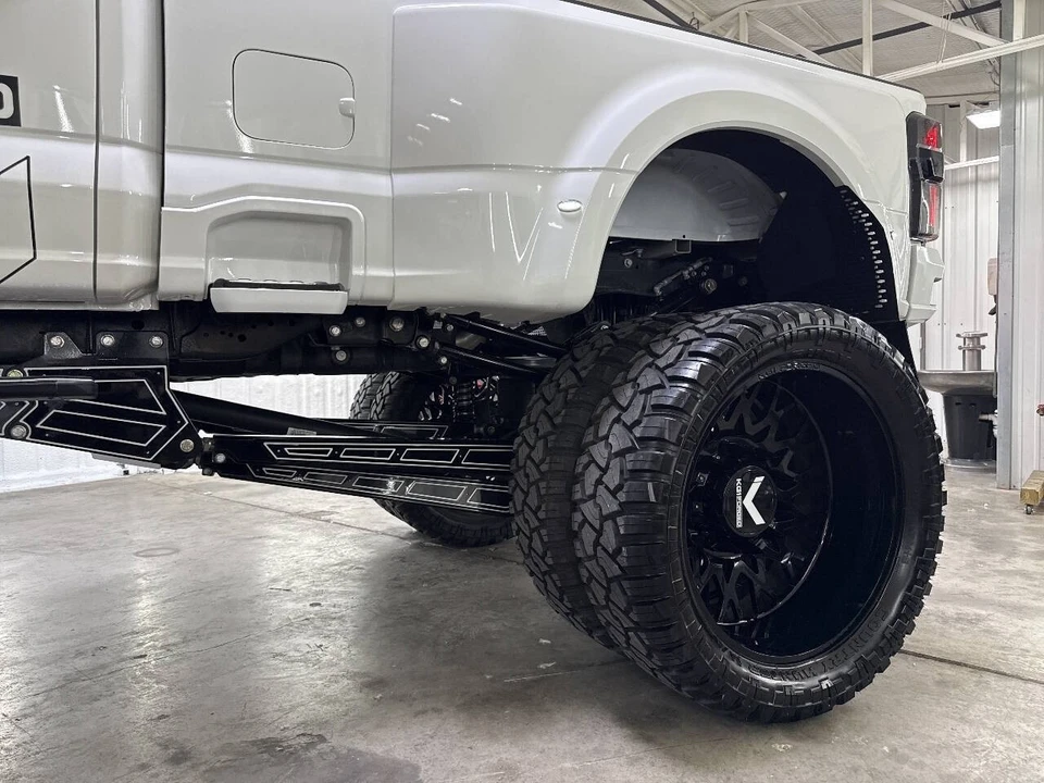 2025 Ford Super Duty 5th Gen - Image 22 of 31