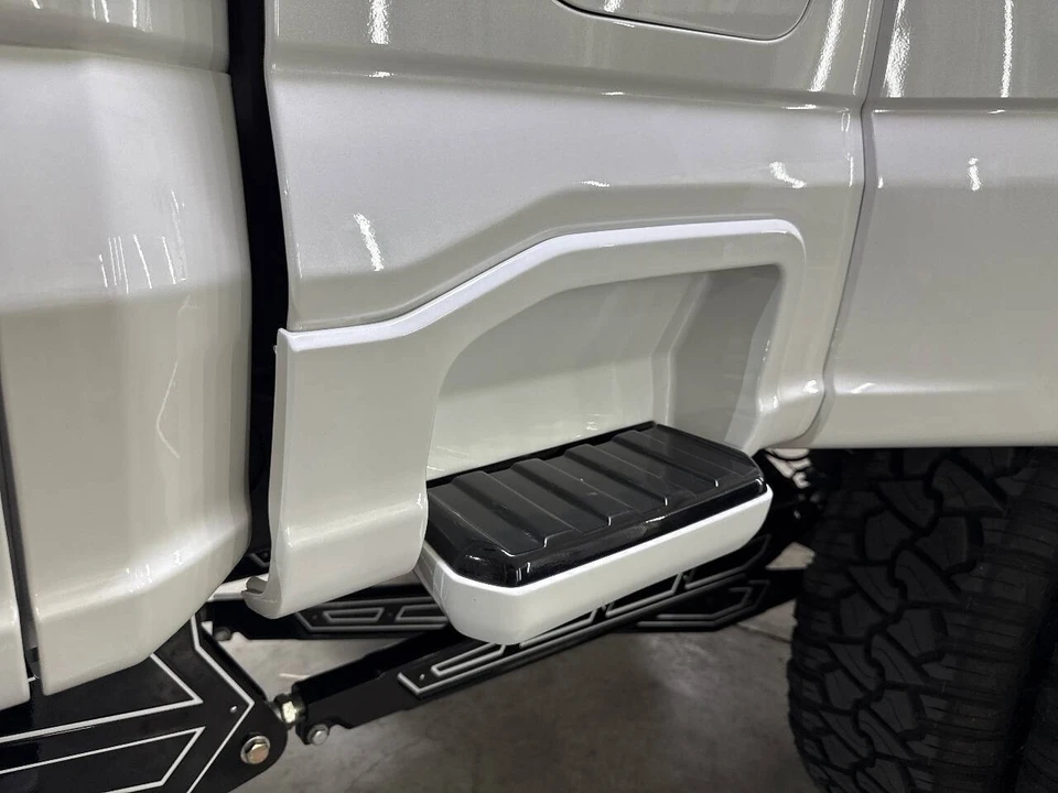 2025 Ford Super Duty 5th Gen - Image 23 of 31