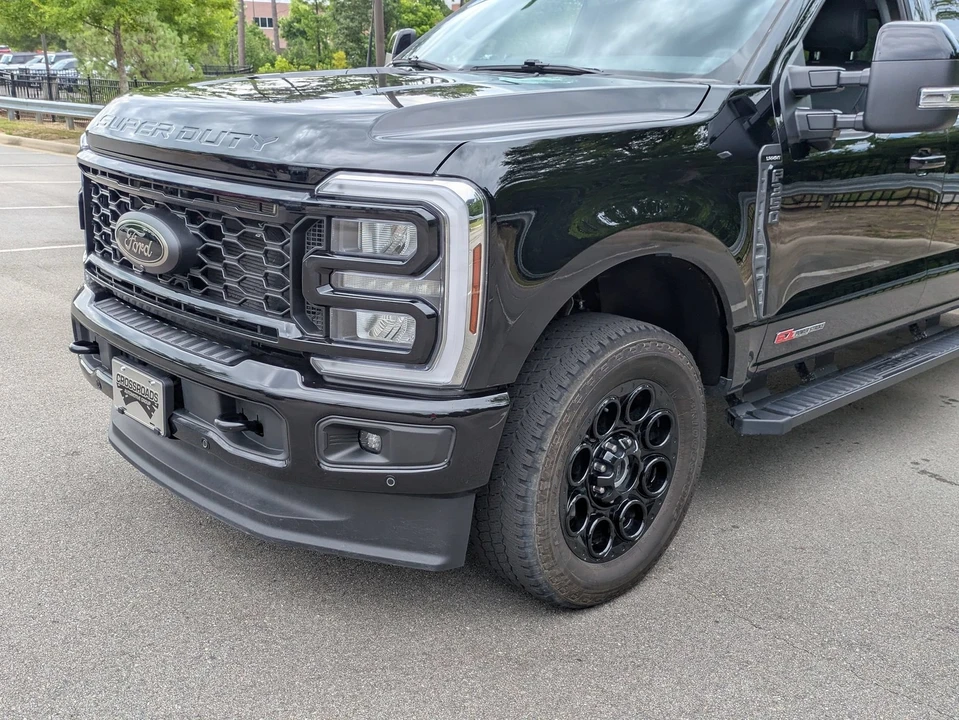 2025 Ford Super Duty 5th Gen - Image 10 of 31