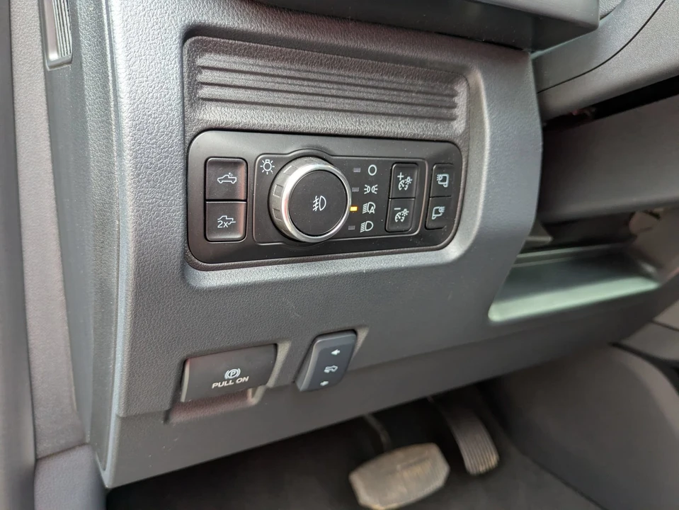 2025 Ford Super Duty 5th Gen - Image 19 of 31