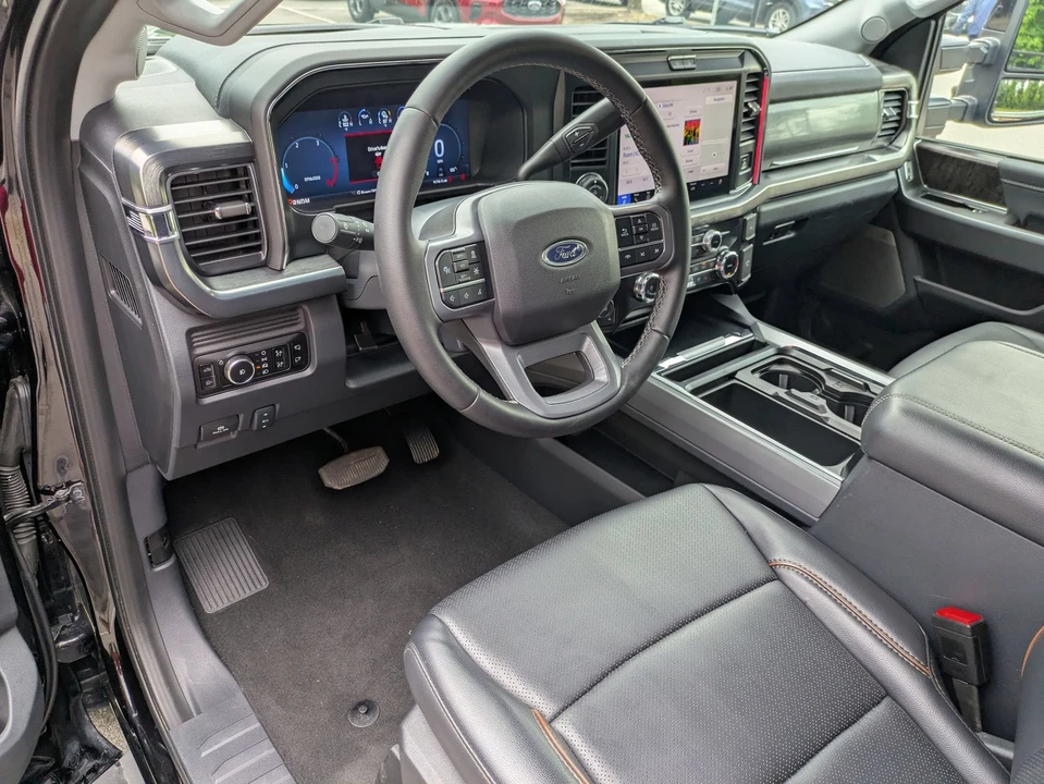 2025 Ford Super Duty 5th Gen - Image 15 of 31