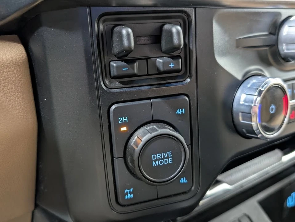 2025 Ford Super Duty 5th Gen - Image 7 of 31