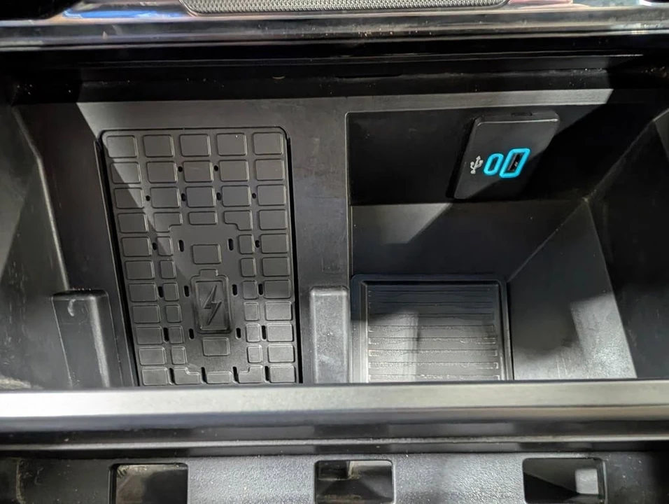 2025 Ford Super Duty 5th Gen - Image 9 of 31