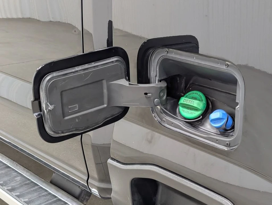 2025 Ford Super Duty 5th Gen - Image 28 of 31