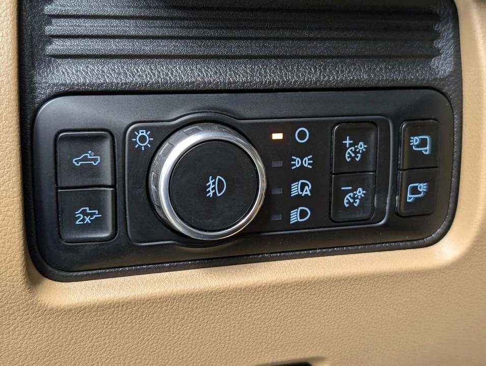 2025 Ford Super Duty 5th Gen - Image 13 of 31