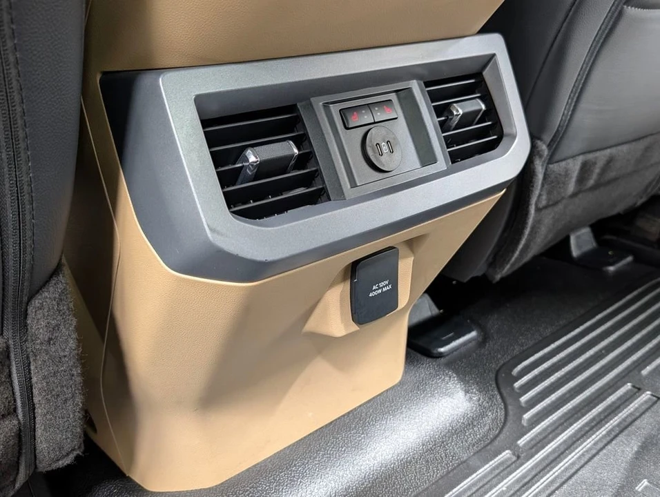 2025 Ford Super Duty 5th Gen - Image 19 of 31