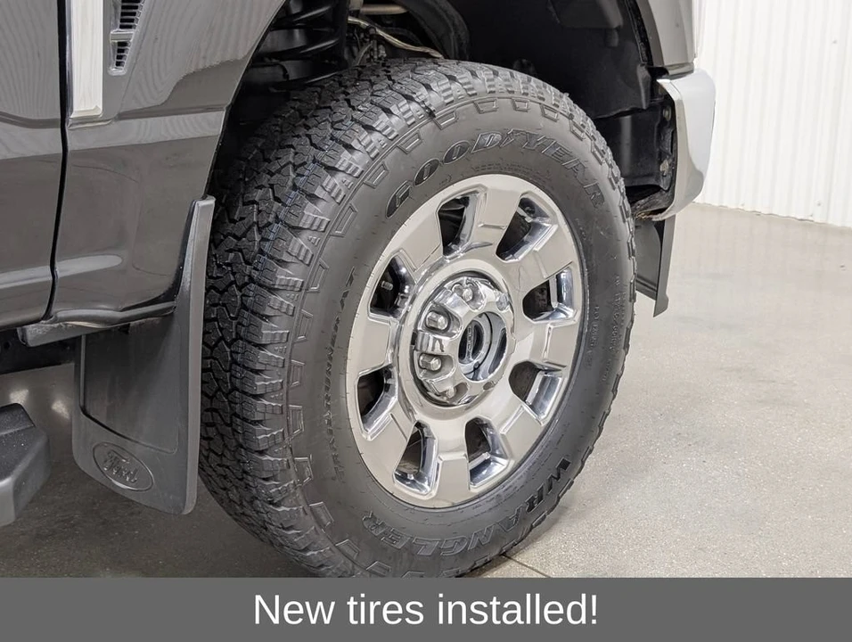 2025 Ford Super Duty 5th Gen - Image 2 of 31