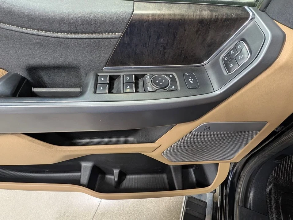2025 Ford Super Duty 5th Gen - Image 14 of 31