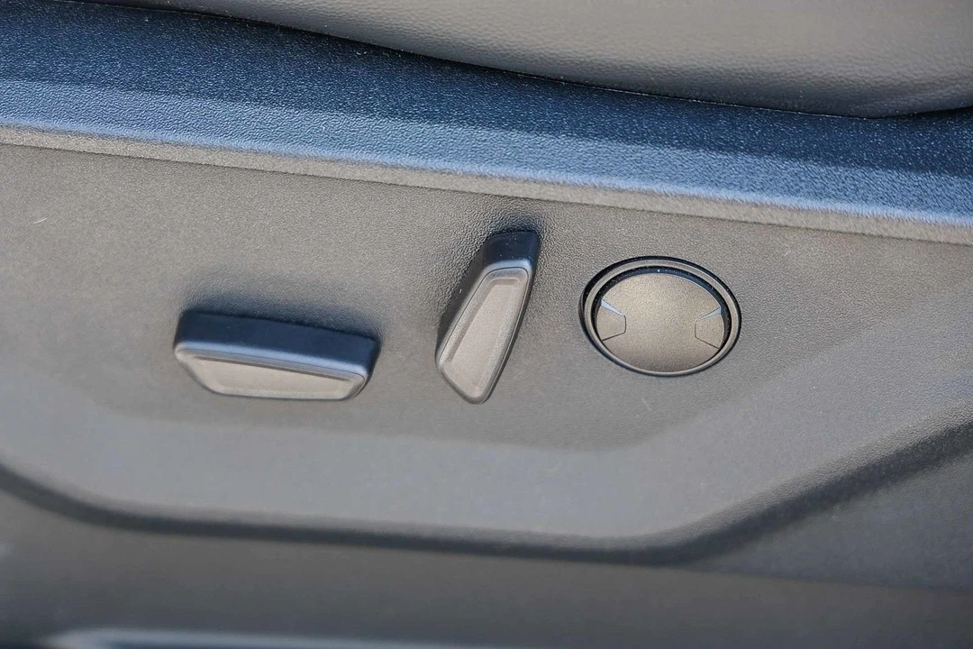 2025 Ford Super Duty 5th Gen - Image 21 of 31