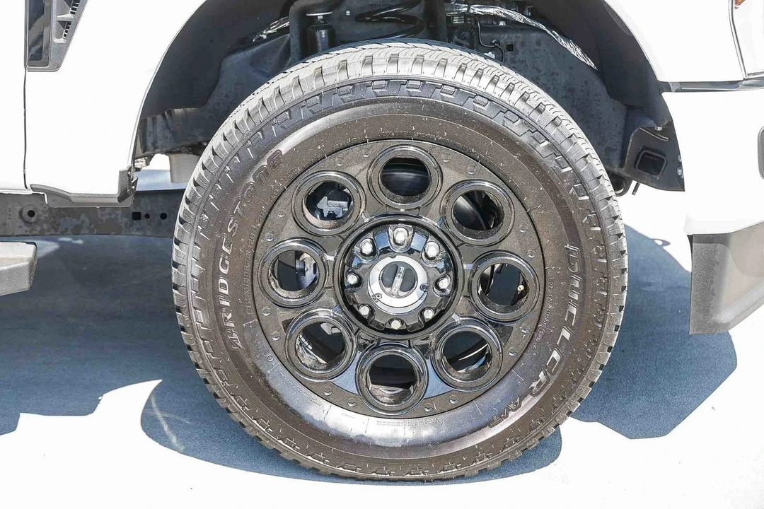 2025 Ford Super Duty 5th Gen - Image 9 of 31