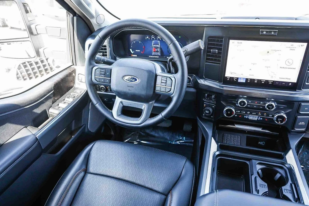 2025 Ford Super Duty 5th Gen - Image 14 of 31